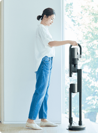 持ち上げればハンディクリーナーに。